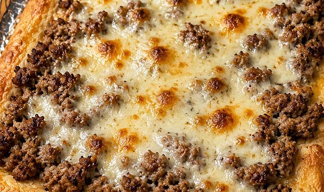 Oven-Baked 4-Ingredient Beef Crescent Flatbread Recipe