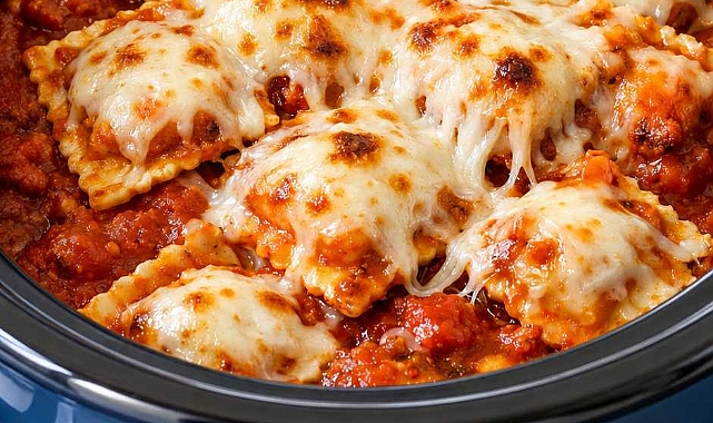Slow Cooker 3-Ingredient Cheesy Ravioli Recipe