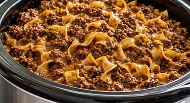 Slow Cooker 4-Ingredient Hamburger Gravy Noodles Recipe