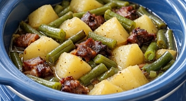 Slow Cooker Amish Potatoes and Green Beans Recipe