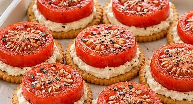 Southern 3-Ingredient Fresh Tomato Bites Recipe
