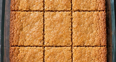 3-Ingredient Peanut Butter Blondies Recipe