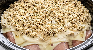 Slow Cooker 5-Ingredient Swiss Cheese Chicken Recipe