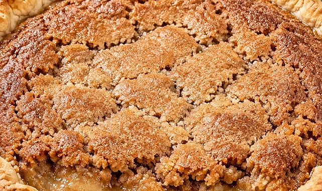 4-Ingredient Gooey Spice Pie Recipe