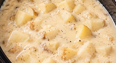 4-Ingredient Slow Cooker Garlic Cream Potato Soup Recipe