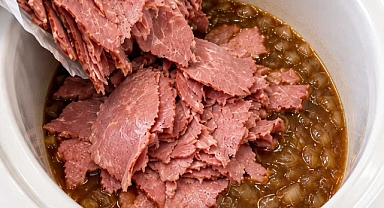 Slow Cooker 4-Ingredient French Onion Corned Beef Recipe