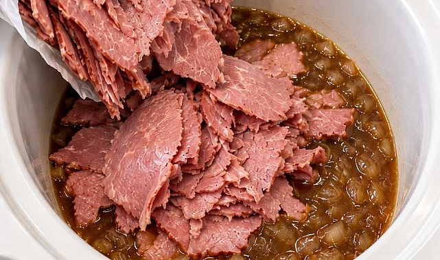Slow Cooker 4-Ingredient French Onion Corned Beef Recipe