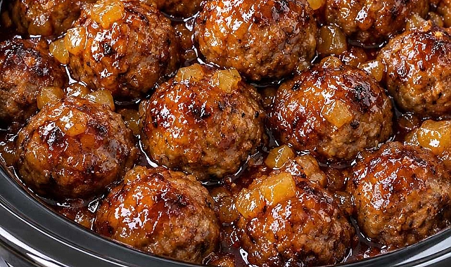 Slow Cooker 4-Ingredient Pineapple Glazed Meatballs Recipe