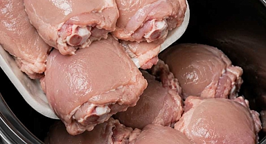 Slow Cooker 5-Ingredient Fall-Apart Chicken Thighs Recipe