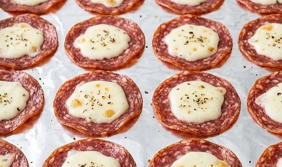 3-Ingredient Salami Mozzarella Crisps Recipe