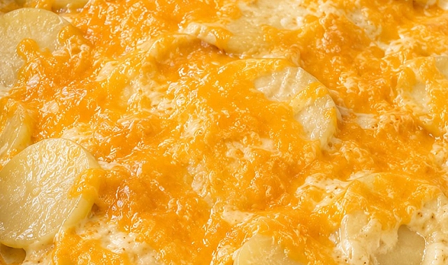 4-Ingredient Slow Cooker Bubbling Cream Potato Casserole Recipe