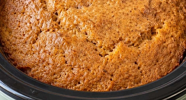 4-Ingredient Slow Cooker Pumpkin Spice Pudding Cake Recipe