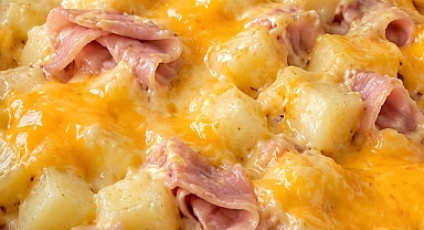 5-Ingredient Cheesy Ham and Potato Casserole Recipe