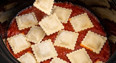 Slow Cooker 4-Ingredient Ravioli Lasagna Recipe