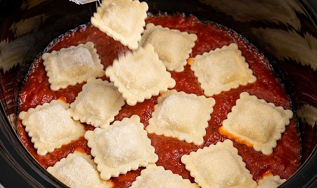 Slow Cooker 4-Ingredient Ravioli Lasagna Recipe