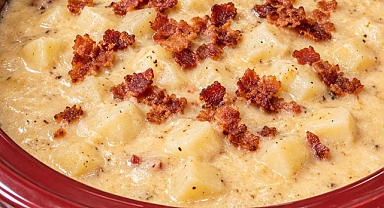 Slow Cooker 5-Ingredient Bacon Ranch Potato Soup Recipe