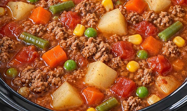 Slow Cooker 5-Ingredient Hamburger Soup Recipe