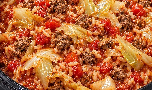 Slow Cooker 5-Ingredient Lazy Cabbage Roll Casserole Recipe