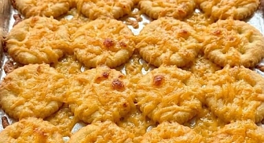 Southern 3-Ingredient Crispy Cheddar Pennies Recipe