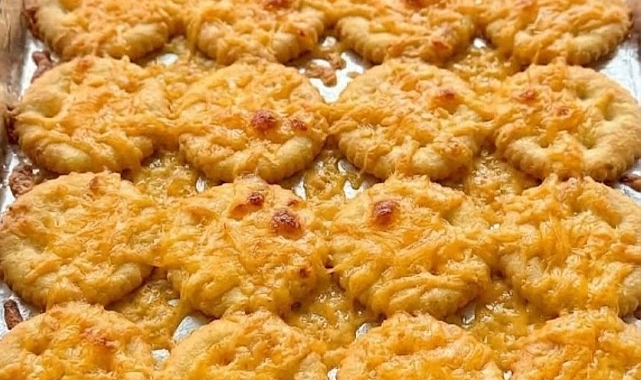 Southern 3-Ingredient Crispy Cheddar Pennies Recipe