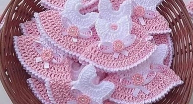 Crafting a Miniature Crochet Dress for a Baby Shower