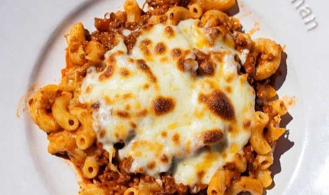 Beef and Macaroni Bake with Cheesy Top Recipe